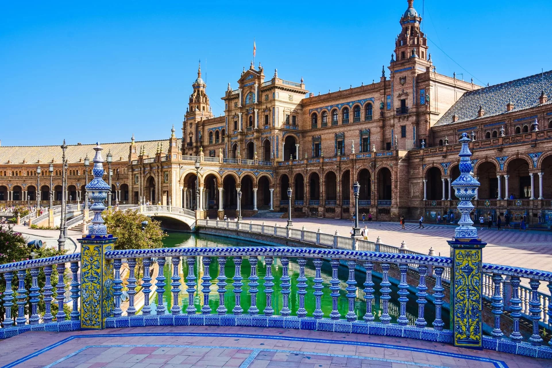 Circuito cultural por España con un grupo de viajeros